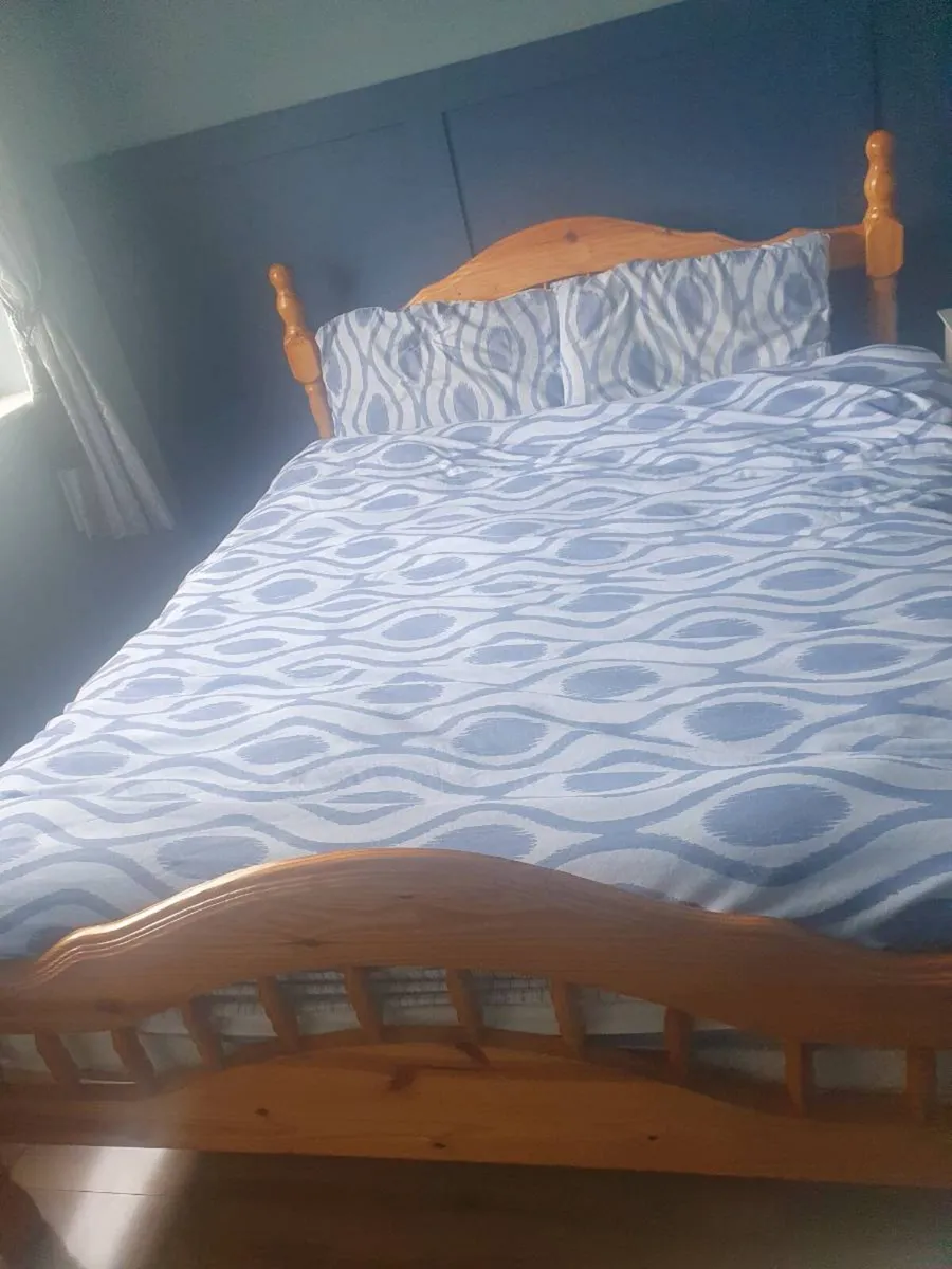 King size bed - Image 2