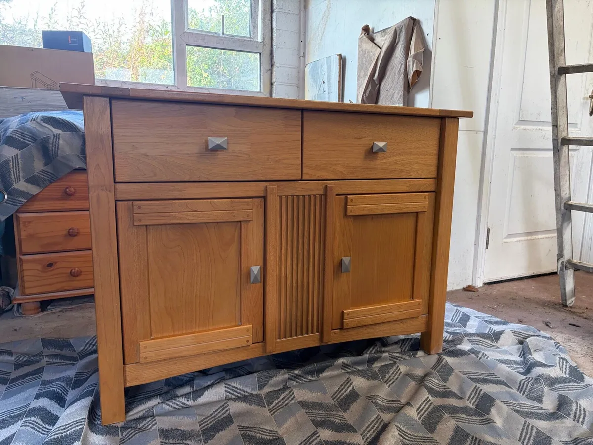 Dresser - Image 1