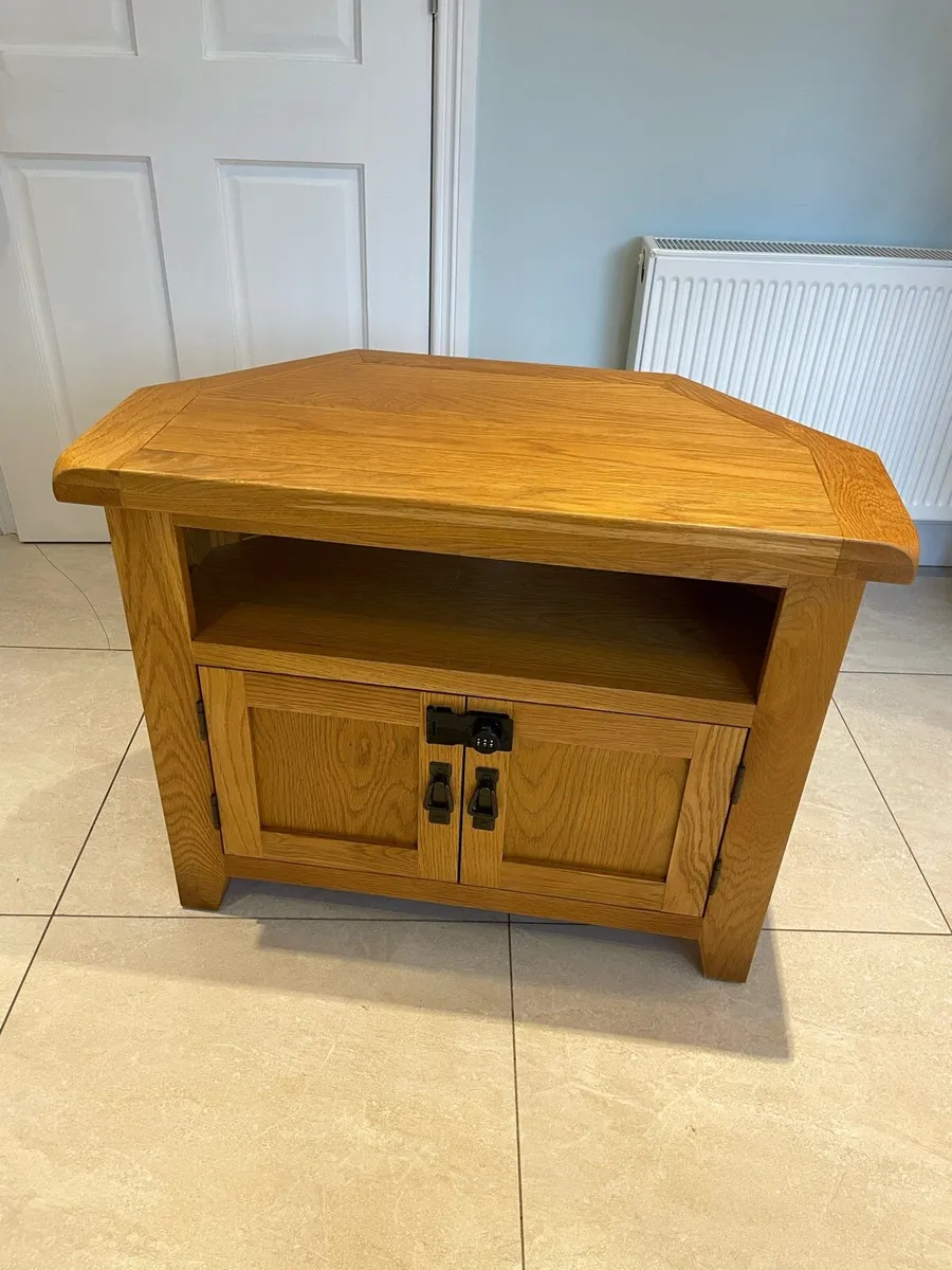 Tv stand with storage - Image 1