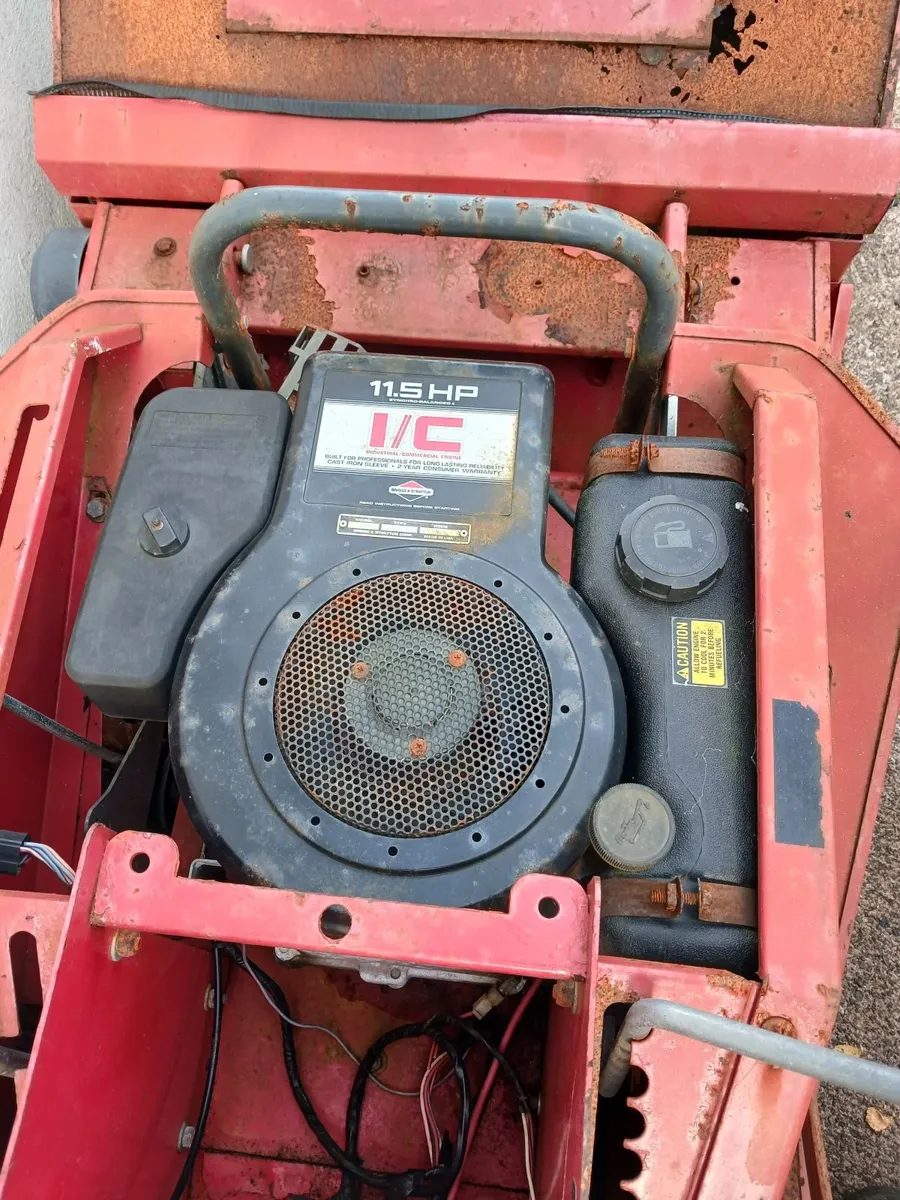 Ride on lawnmower for parts - Image 2