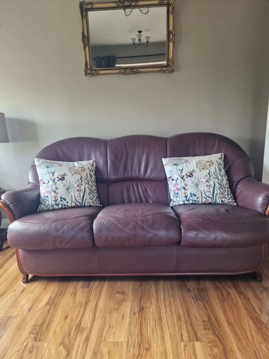 LEATHER COUCH - Image 3