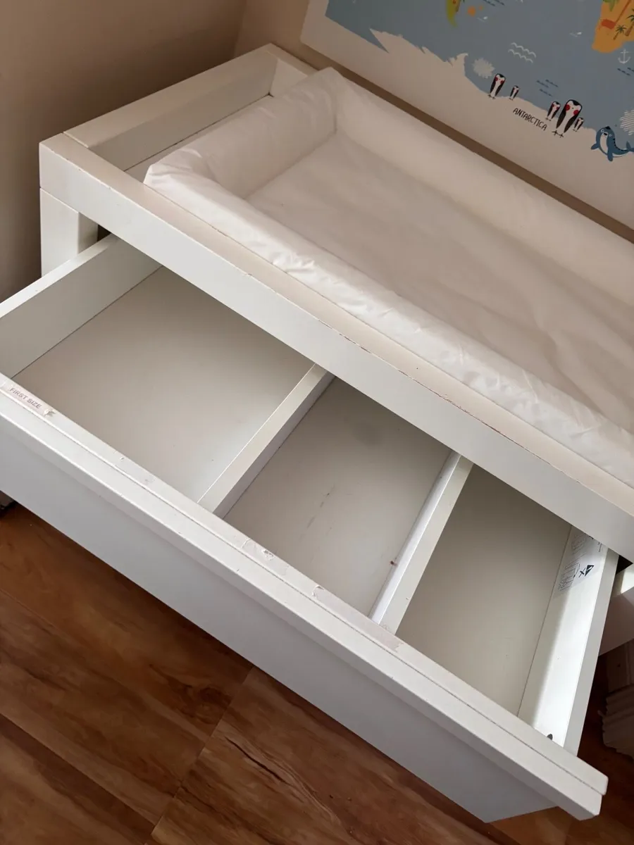 Mother are Bayswater Baby Changing Unit Dresser - Image 2