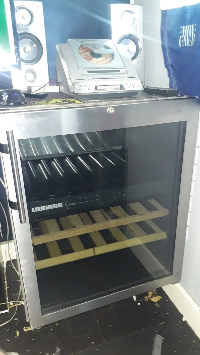 Liebherr WTUes 1653 Wine  Fridge. - Image 2