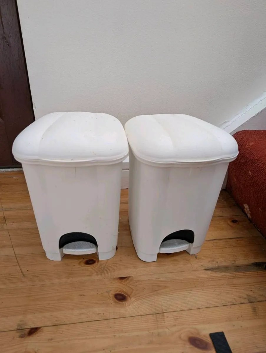 Toilet/Sanitary Bins
