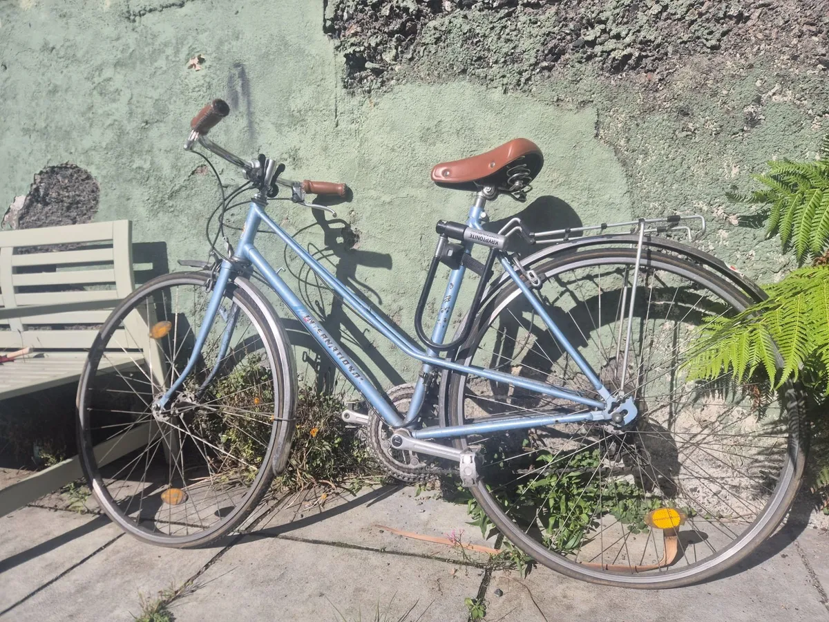Vintage ladies bike - Image 2