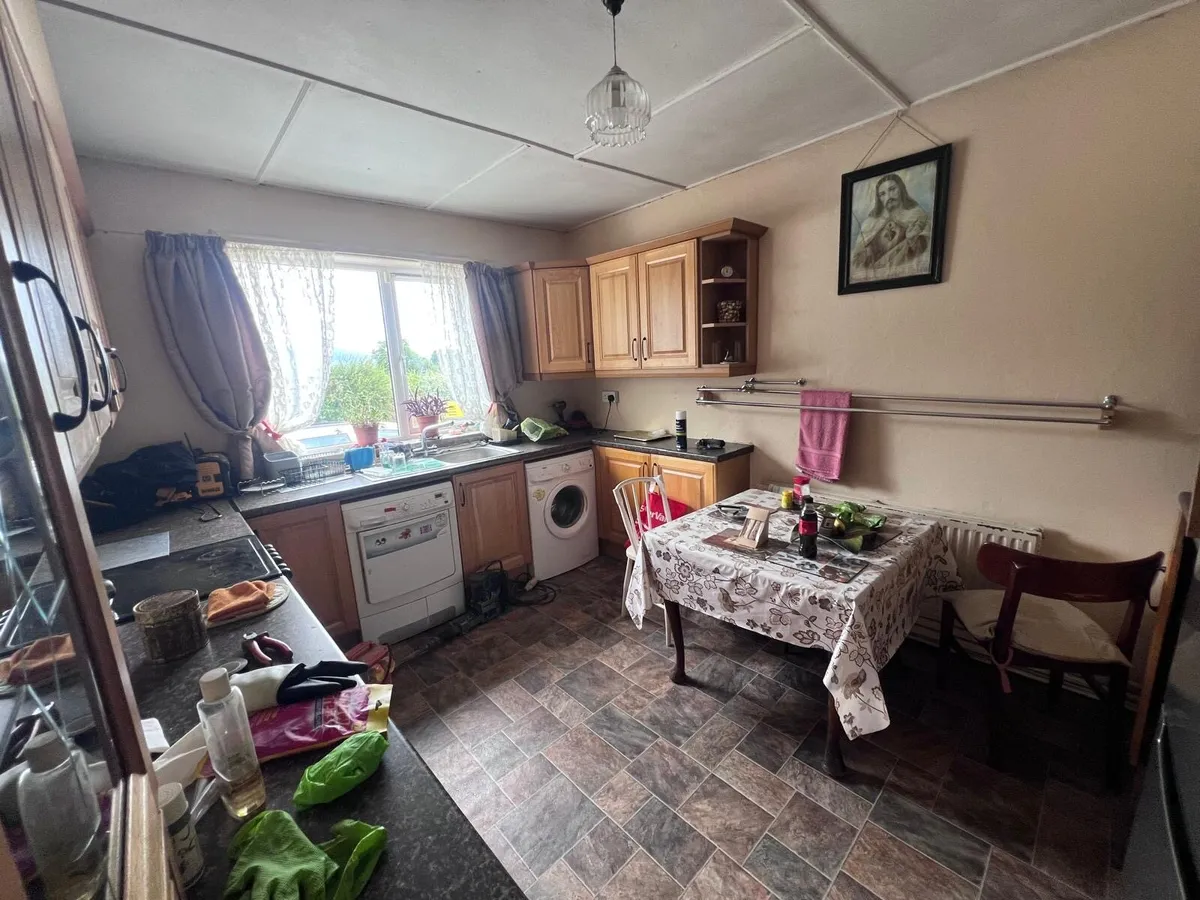 4bed detached house for rent - Image 2