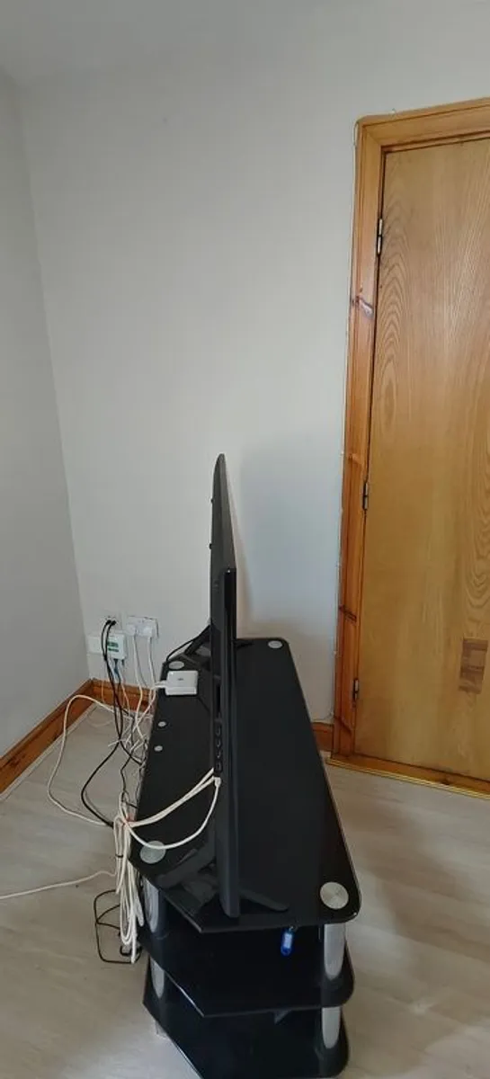 LG 49" 4K Ultra HD slim TV for sale - Image 3
