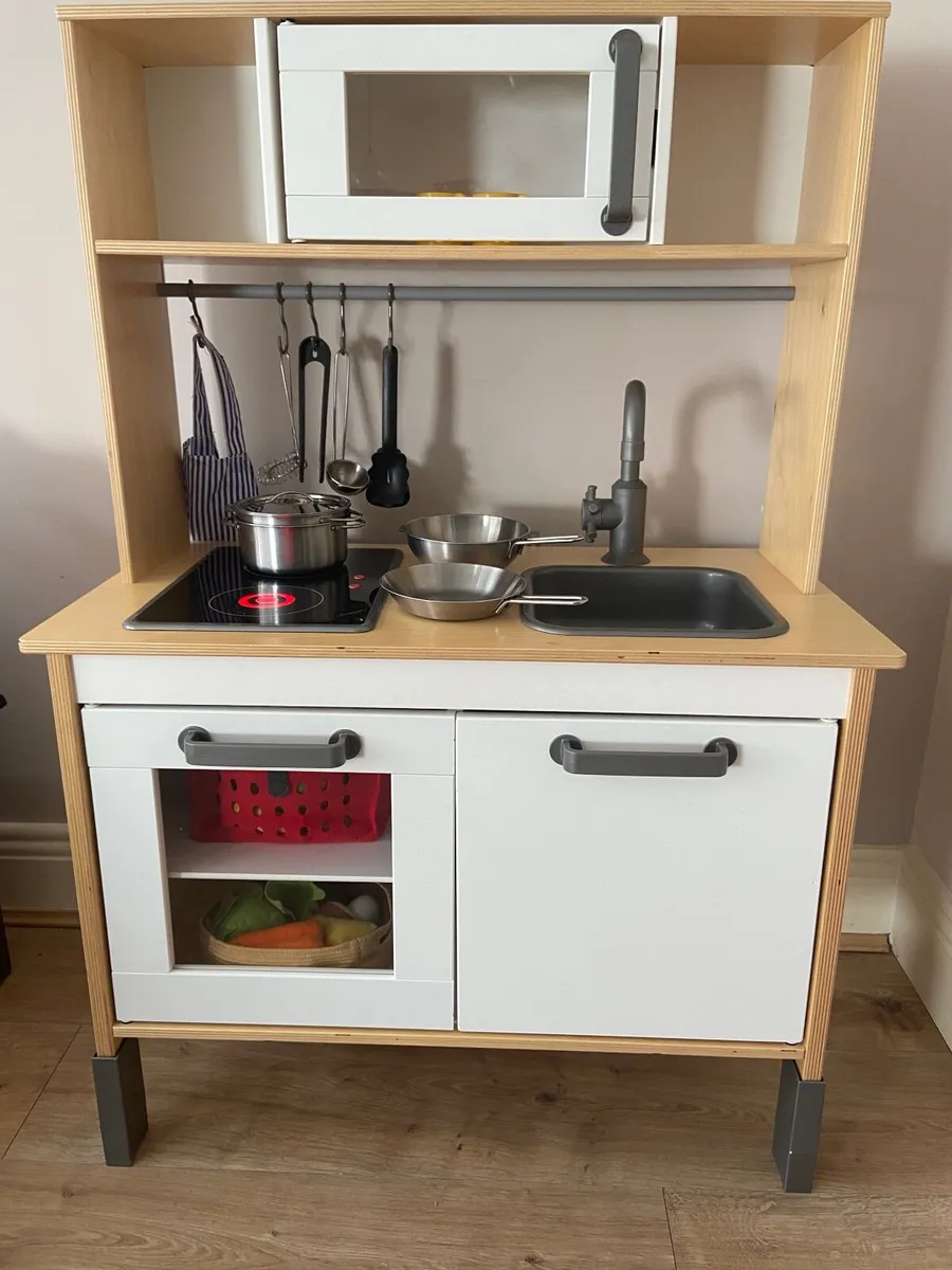 Kid’s play kitchen cabinet - Image 1