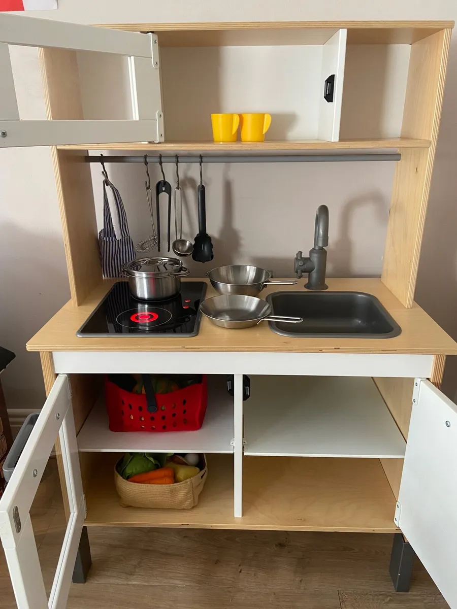 Kid’s play kitchen cabinet - Image 2