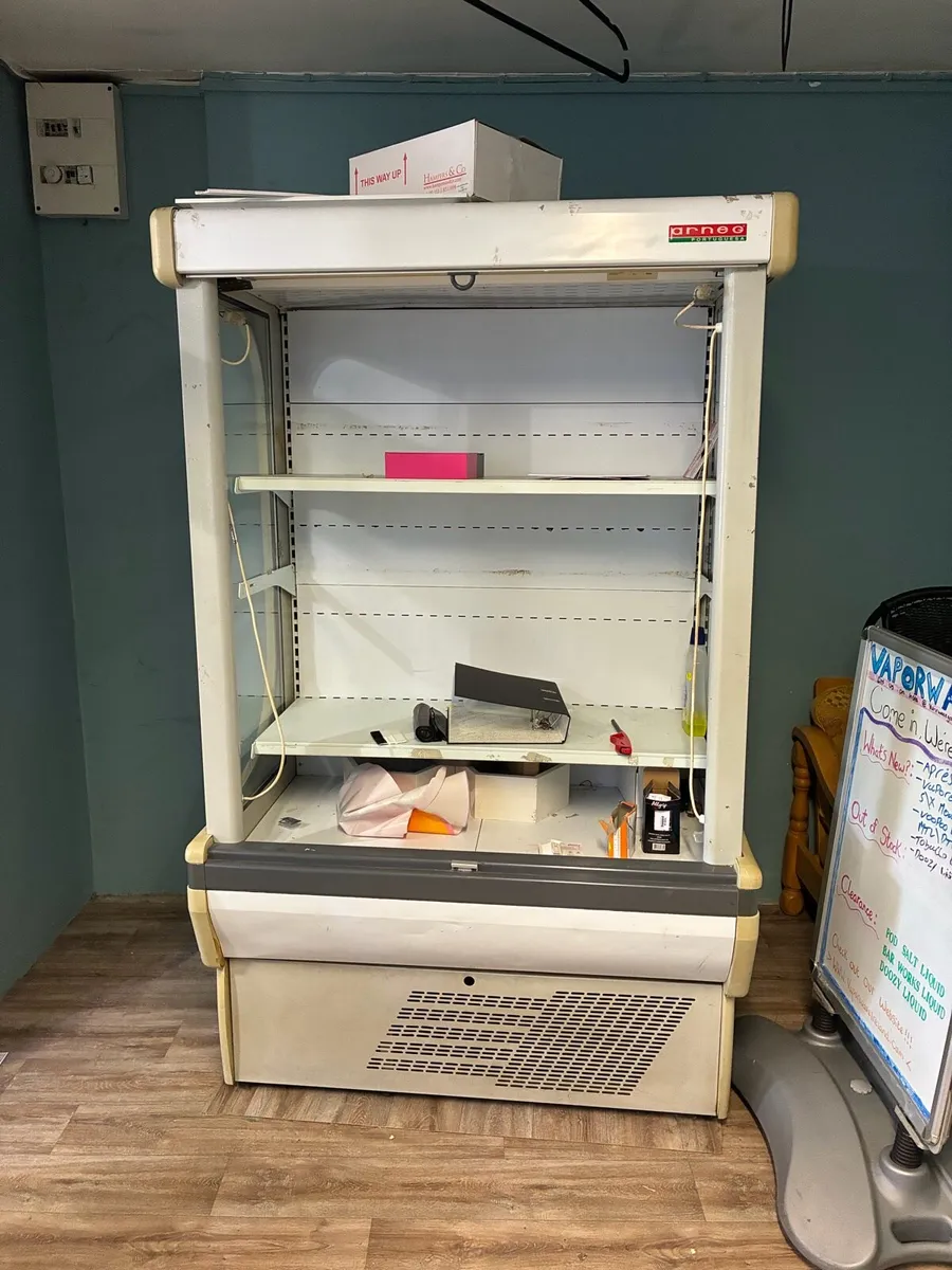FREE refrigeration multidesk display cabinet - Image 1