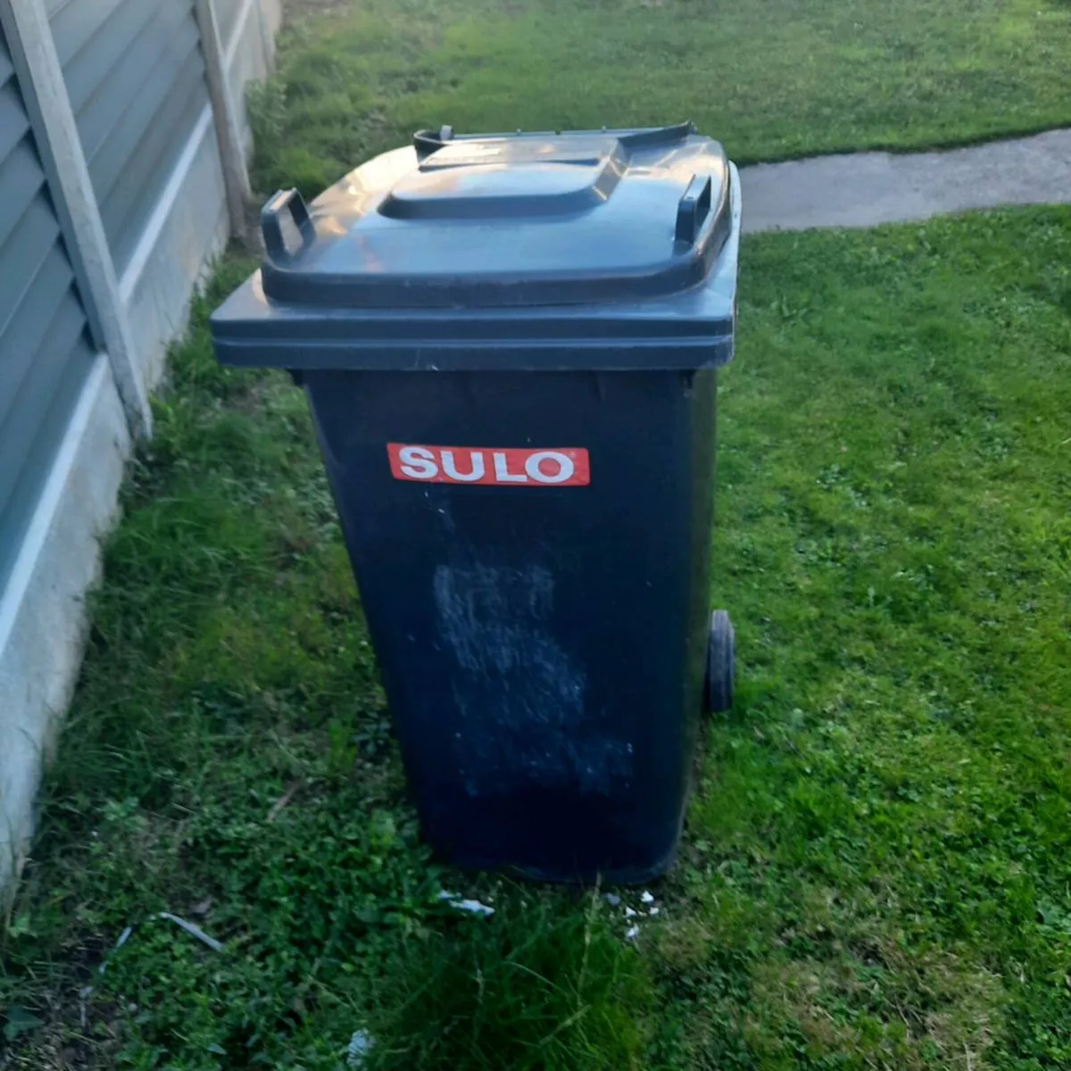 Wheelie bins   × 2 - Image 1