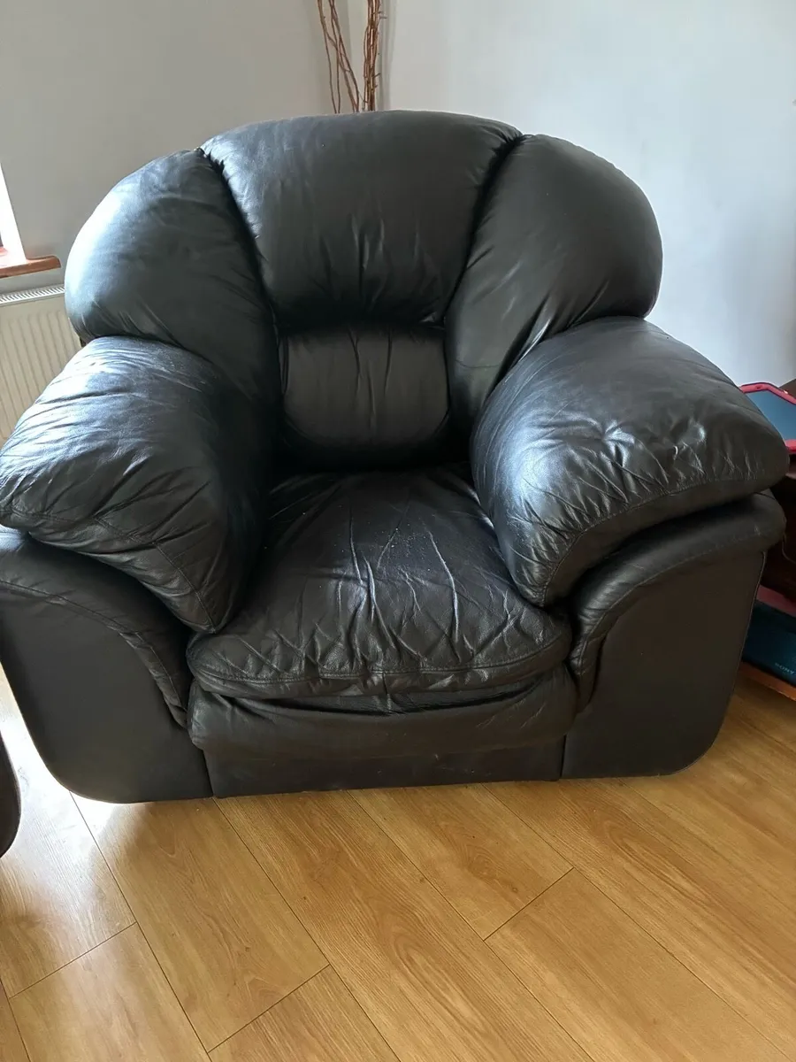 Suite of furniture - Image 3