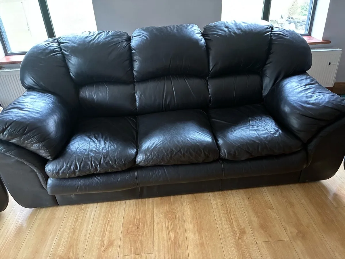 Suite of furniture - Image 2