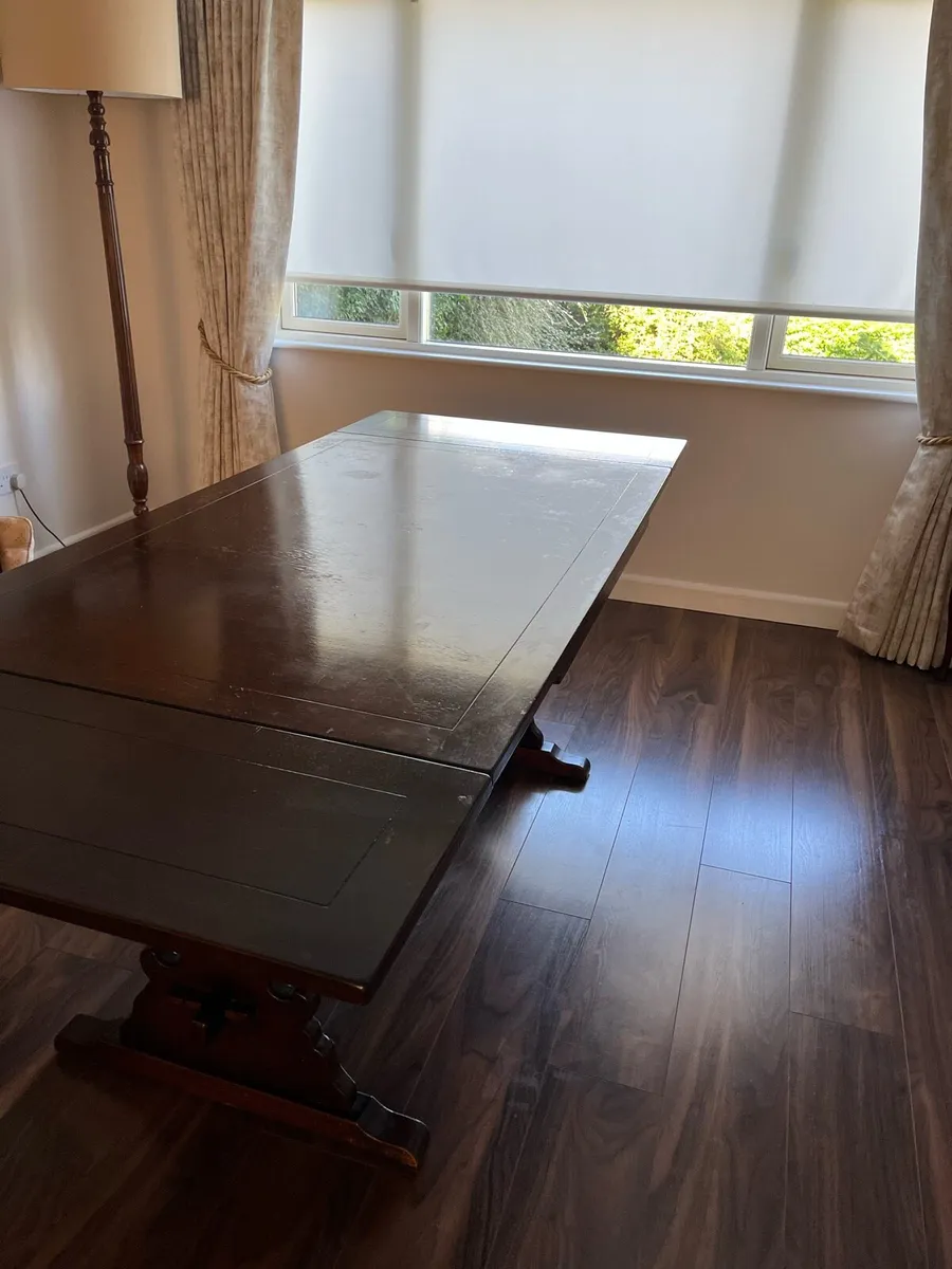 Dining table - Image 2