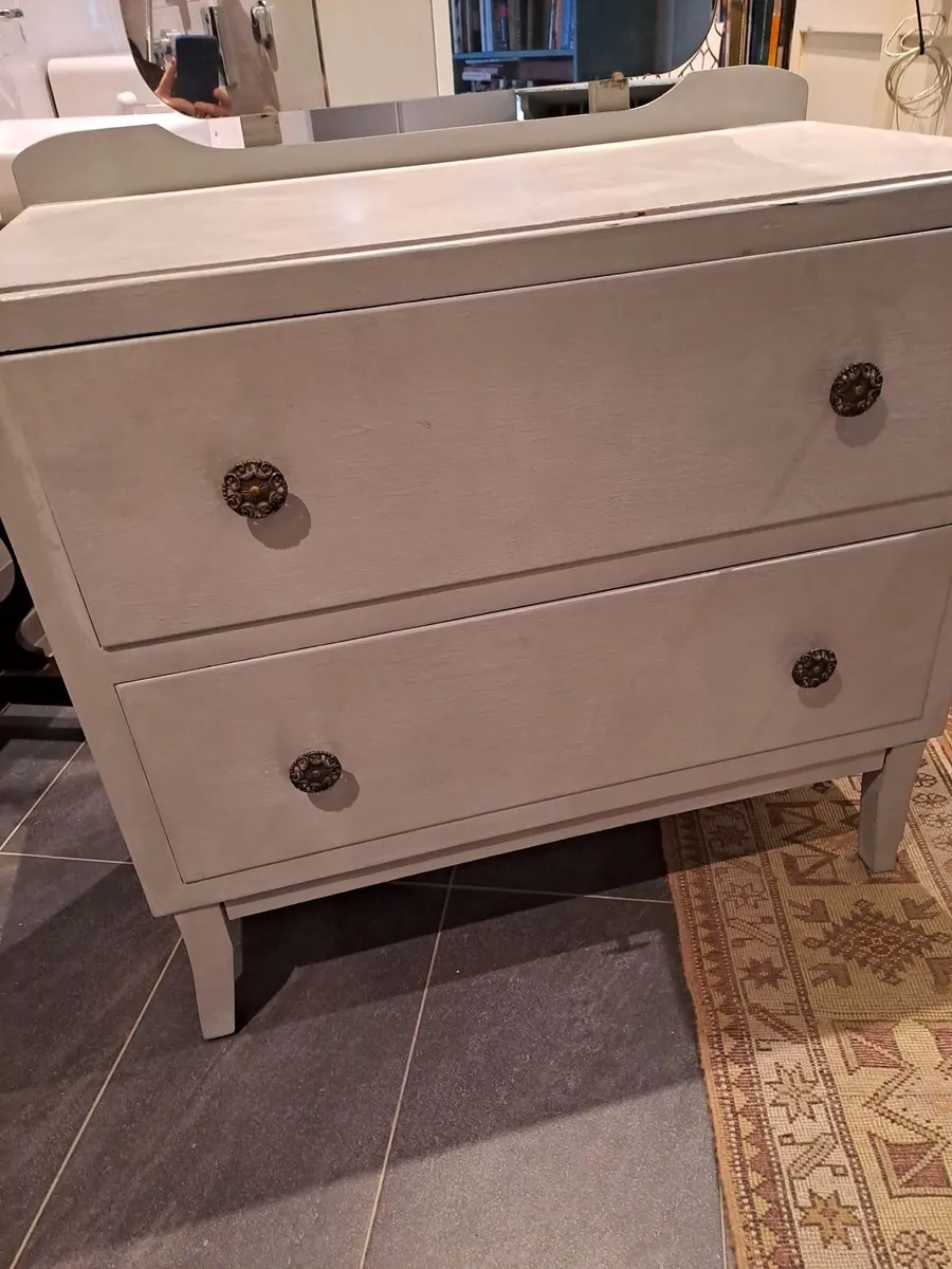 Mid century Dresser/Chest of Drawers with Mirror - Image 3