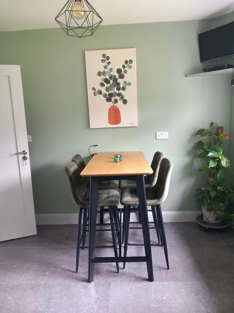 Bar Table and 4 chairs - Image 1