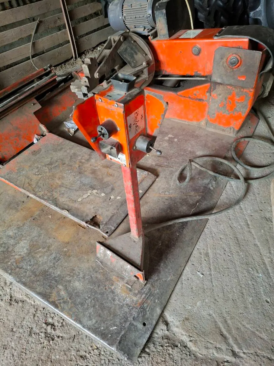 Tyre machine - Image 1