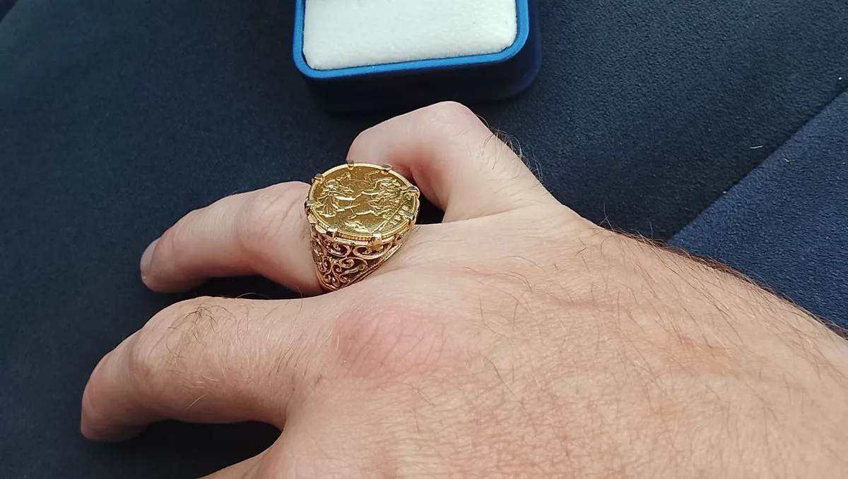 Unique 🪙GOLD SOVEREIGN RING🪙 - Image 1