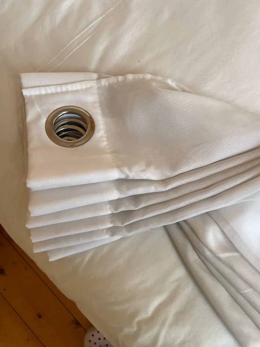 Pair white, voile, floor-length, lined curtains - Image 3