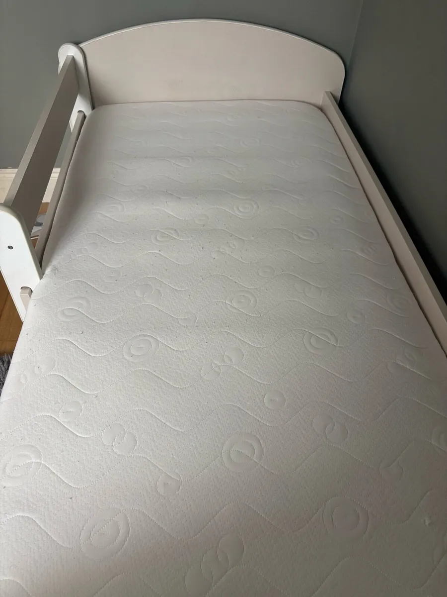 Junior/ kids  bed - Image 3