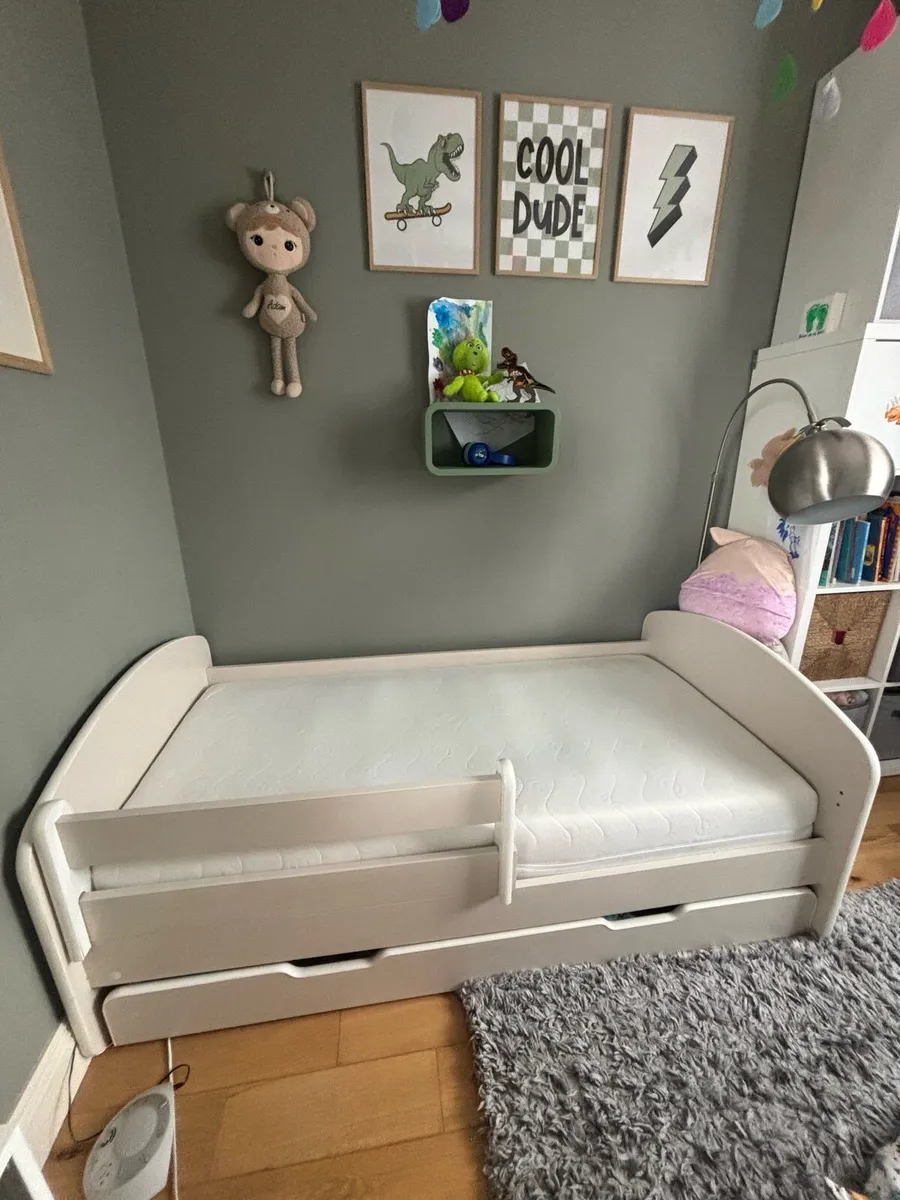 Junior/ kids  bed - Image 4