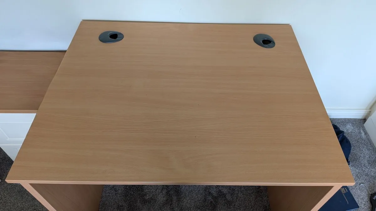 Office desk - Image 3