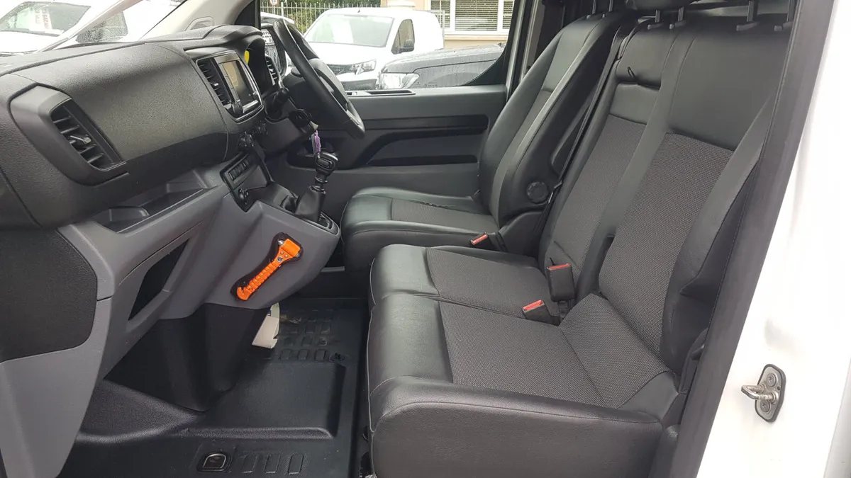 Citroen Dispatch 2021 LWB AS NEW VAT INVOICE - Image 4