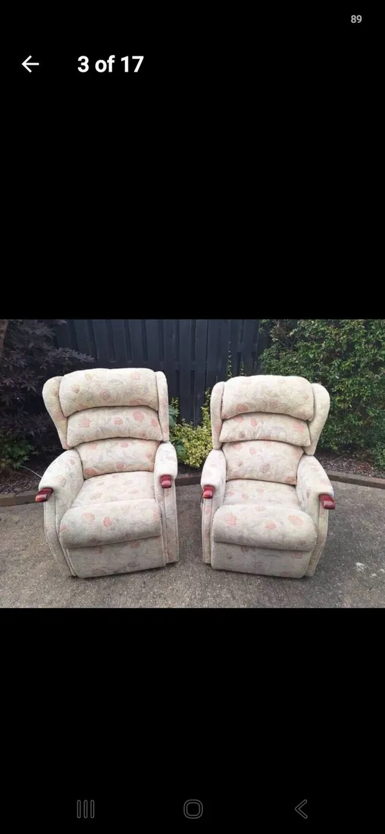 2 x electric riser/ recliner armchairs - Image 3