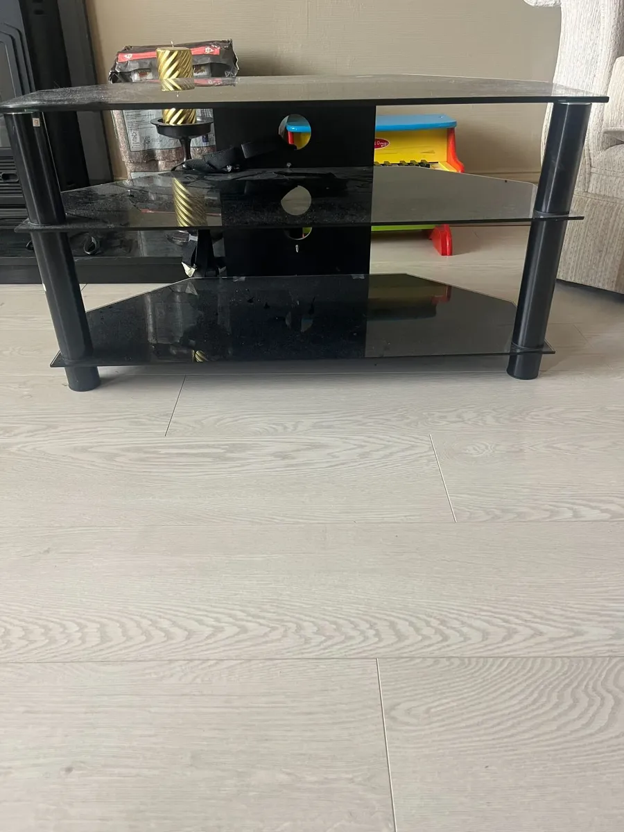TV stand - Image 1