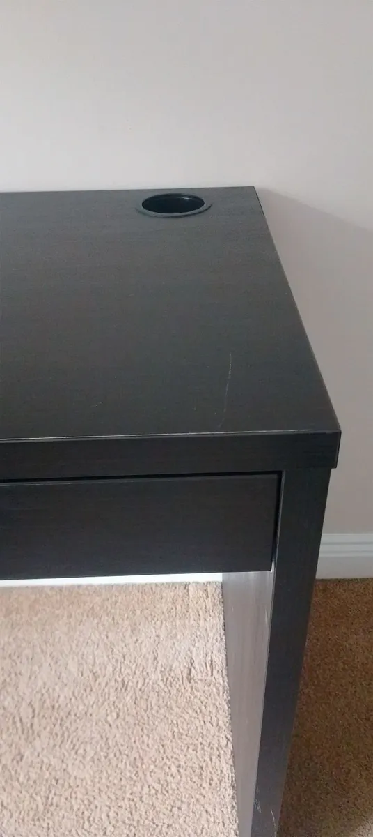Office desk - Image 1