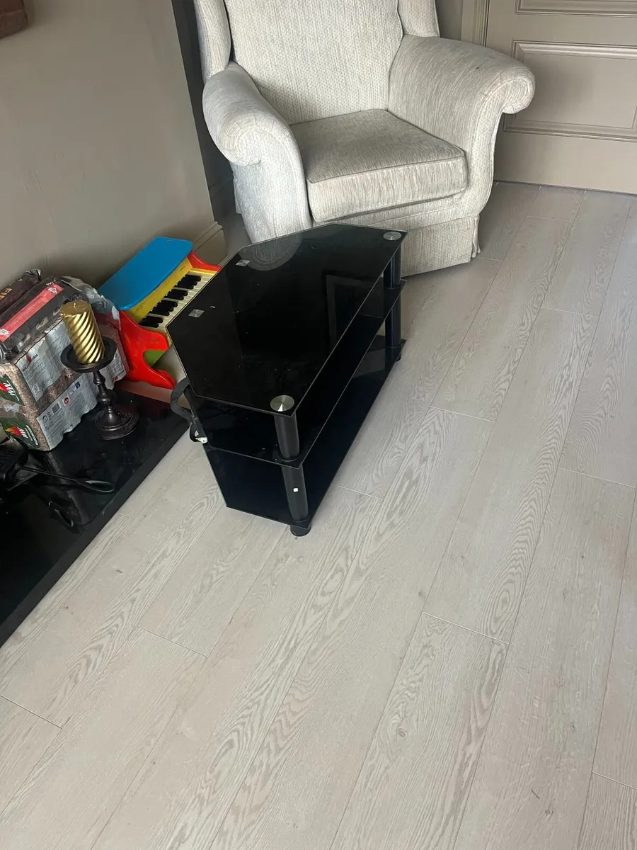 TV stand - Image 3