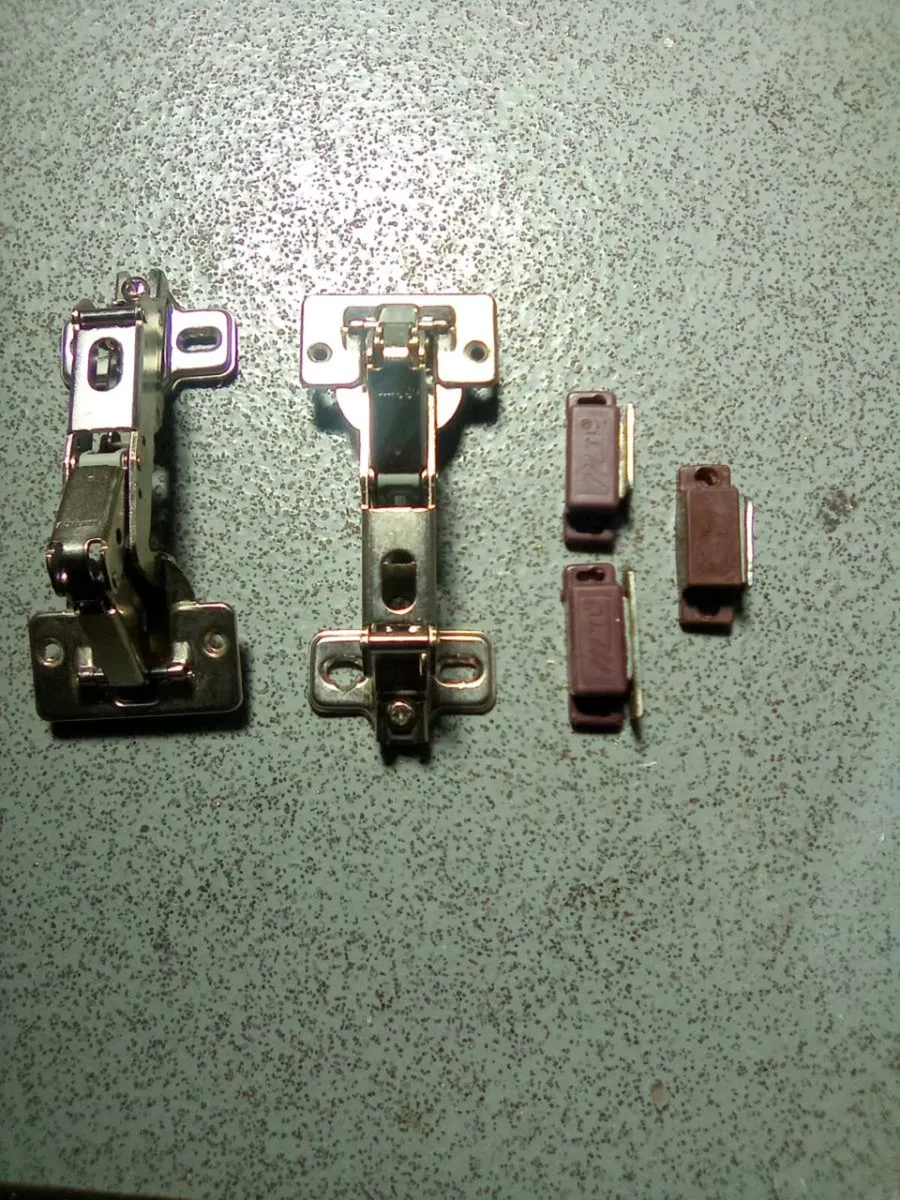 16.  CABINET.   HANDLES. AND. 2. HINGES - Image 4