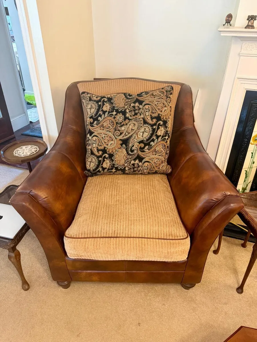 Couches - Image 4