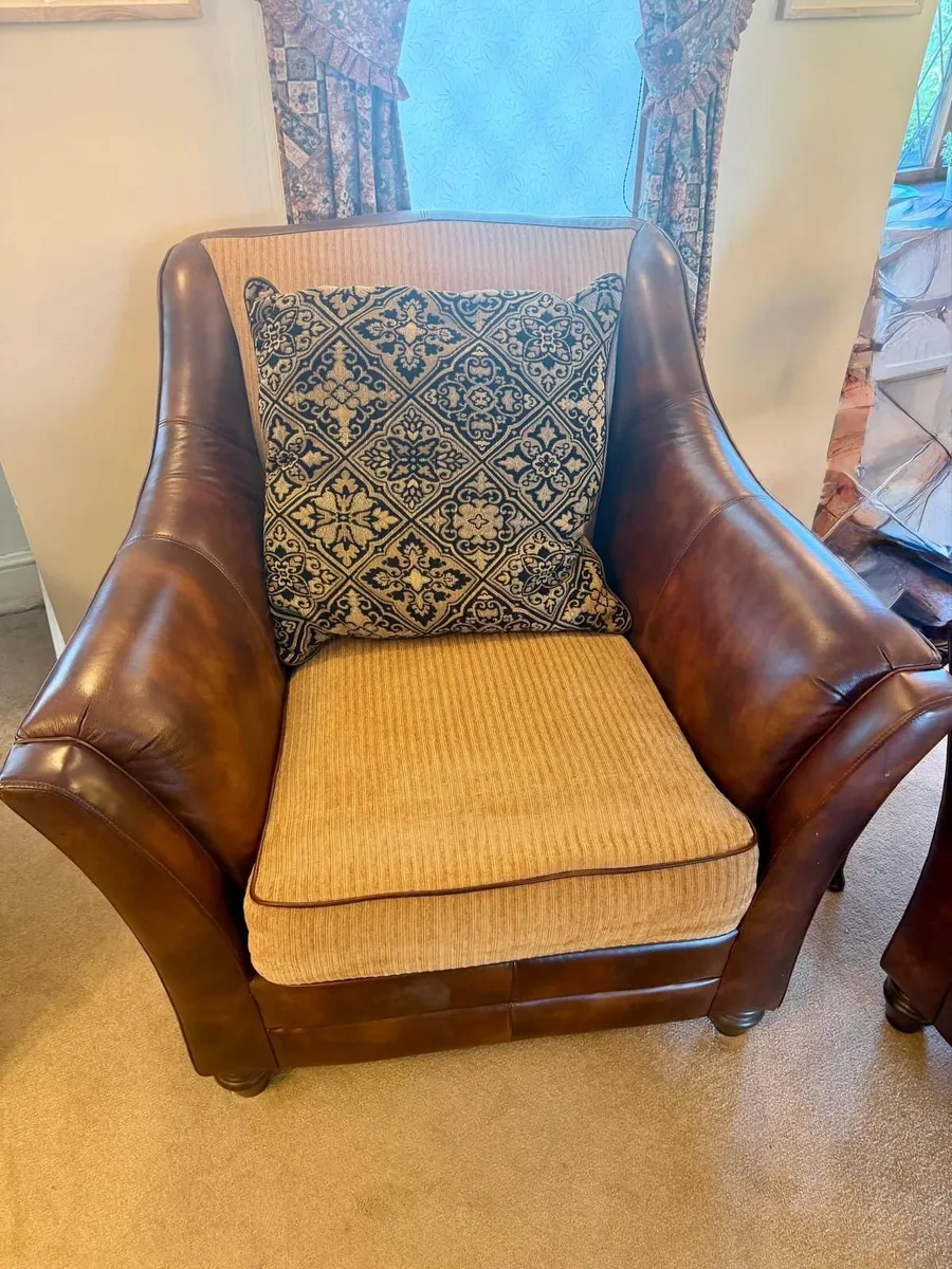 Couches - Image 3