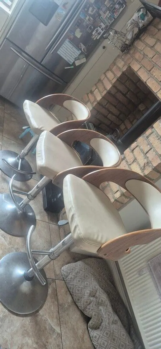 breakfast bar stools - Image 2