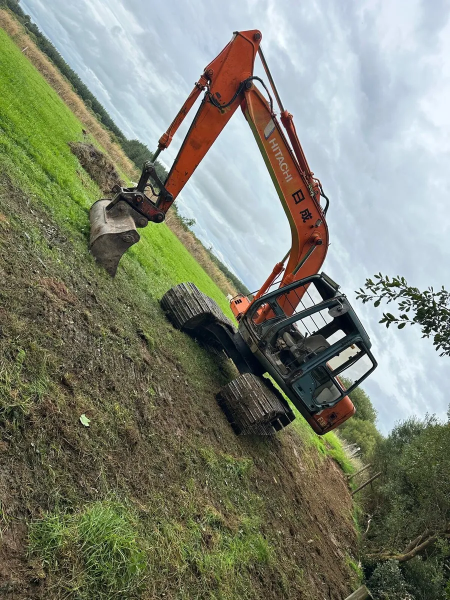 Hitachi EX100-3 digger - Image 1