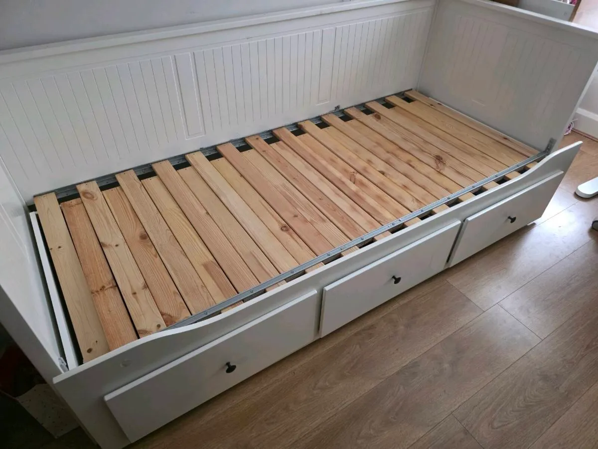 bedframe - Image 3