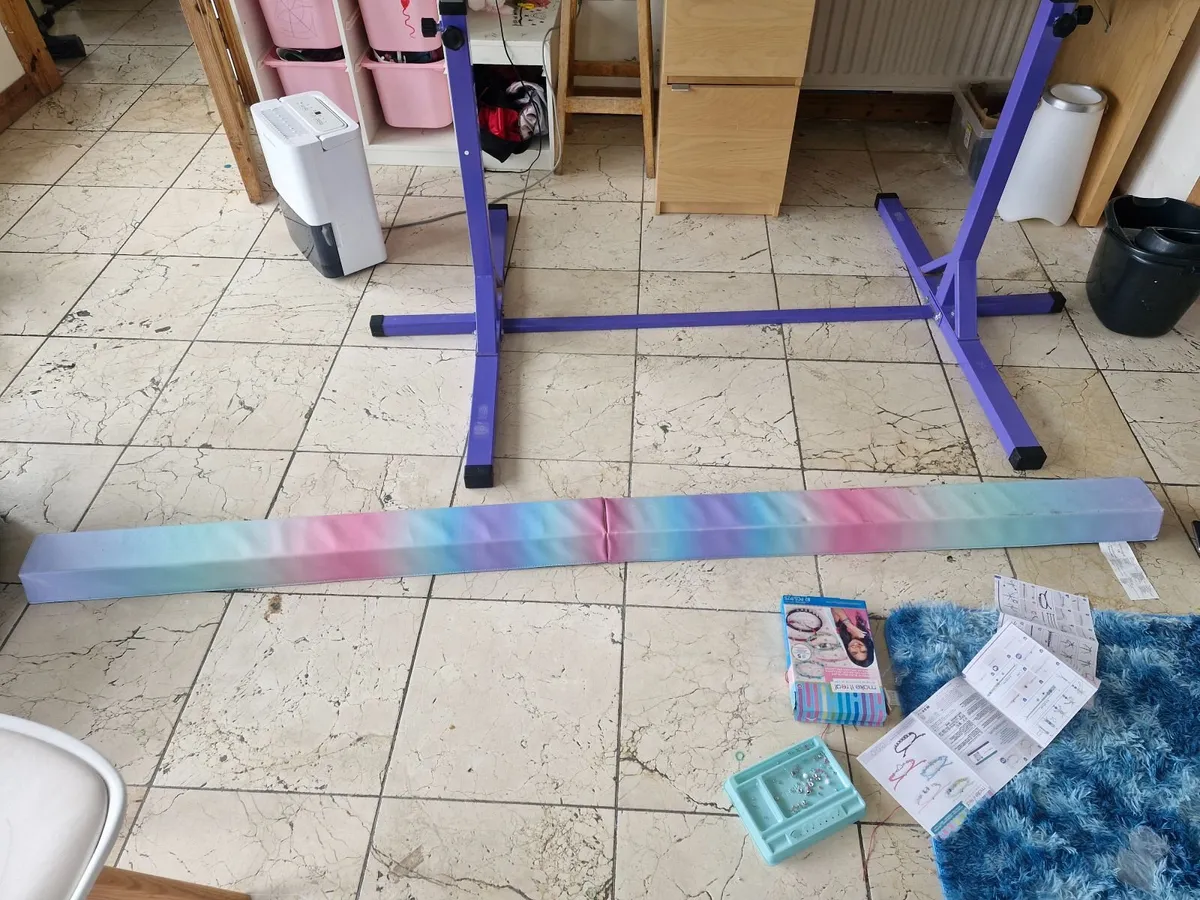 Gymnastics Bar & Beam