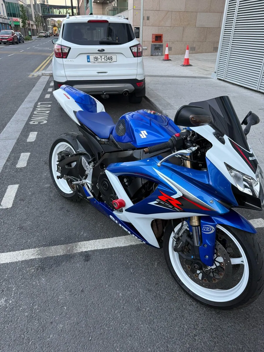 Aprilla tuono660 GSXR600 - Image 3
