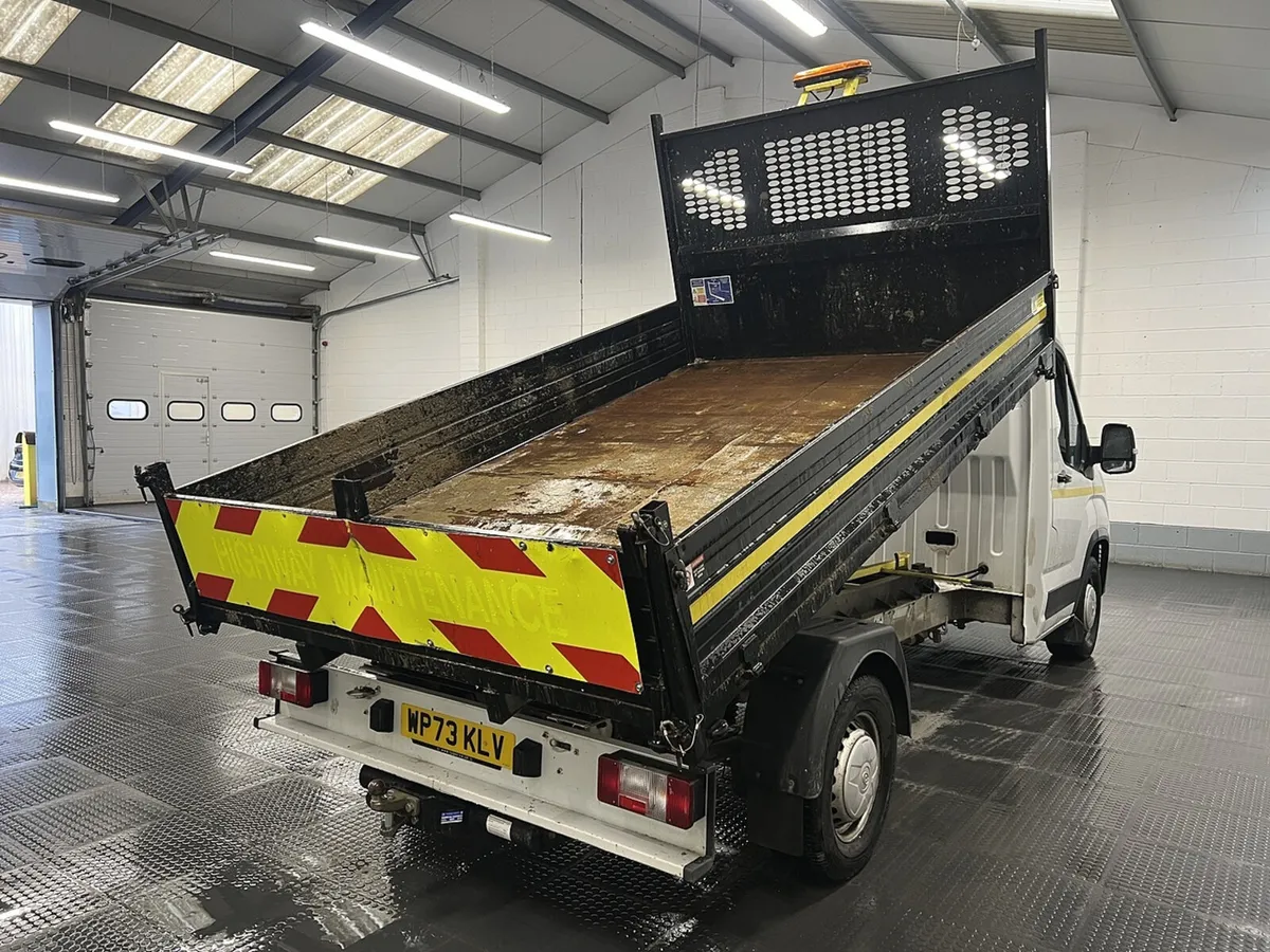 2023 MAXUS Deliver 9 Tipper Van - Image 2