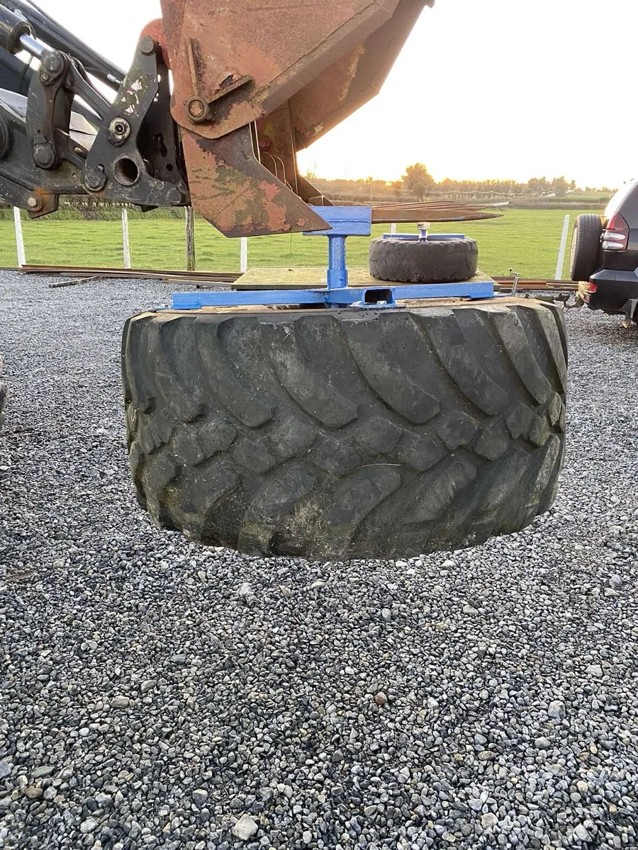 Silage pusher - Image 1