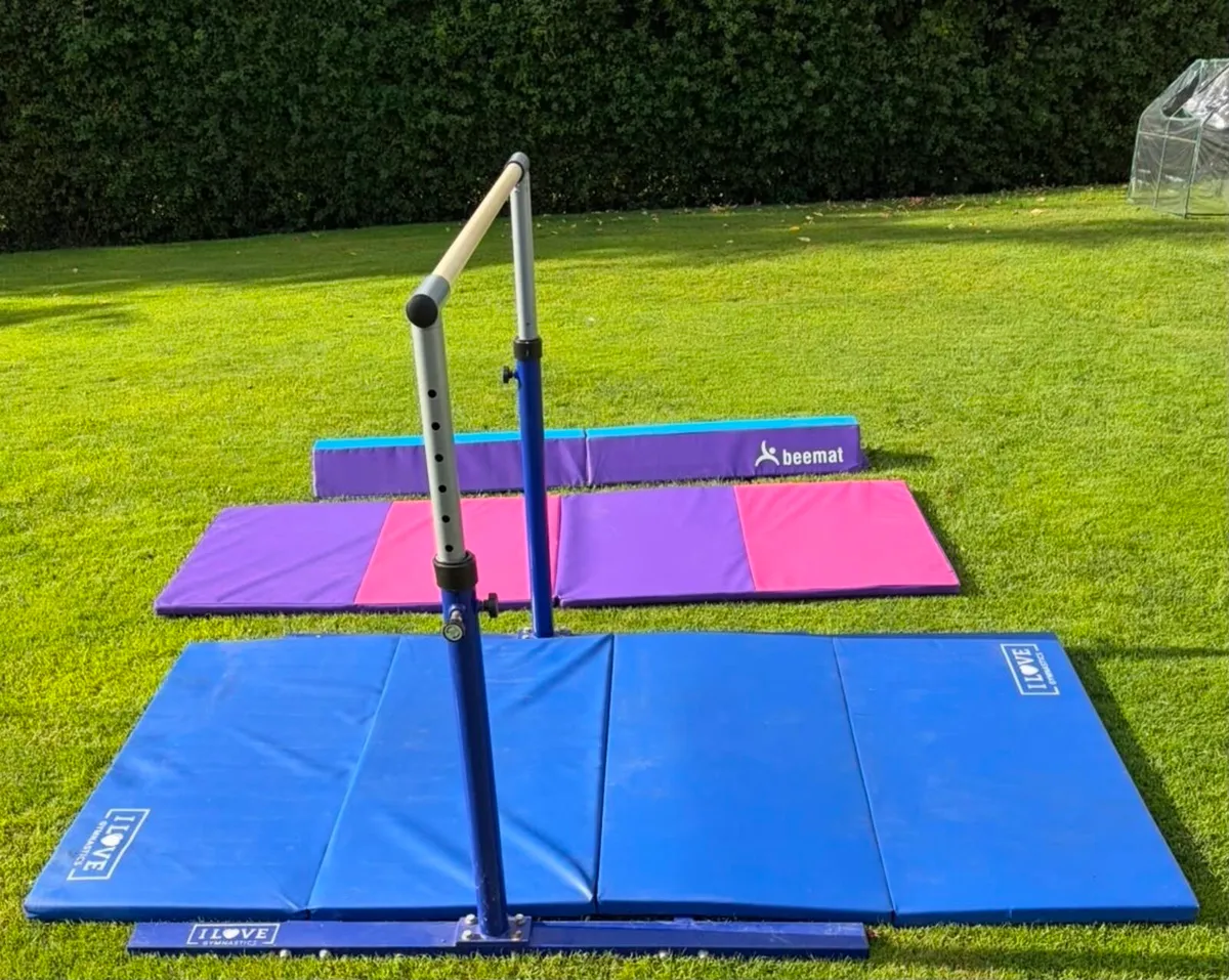 Gymnastics bar & mat and beam & mat - Image 1