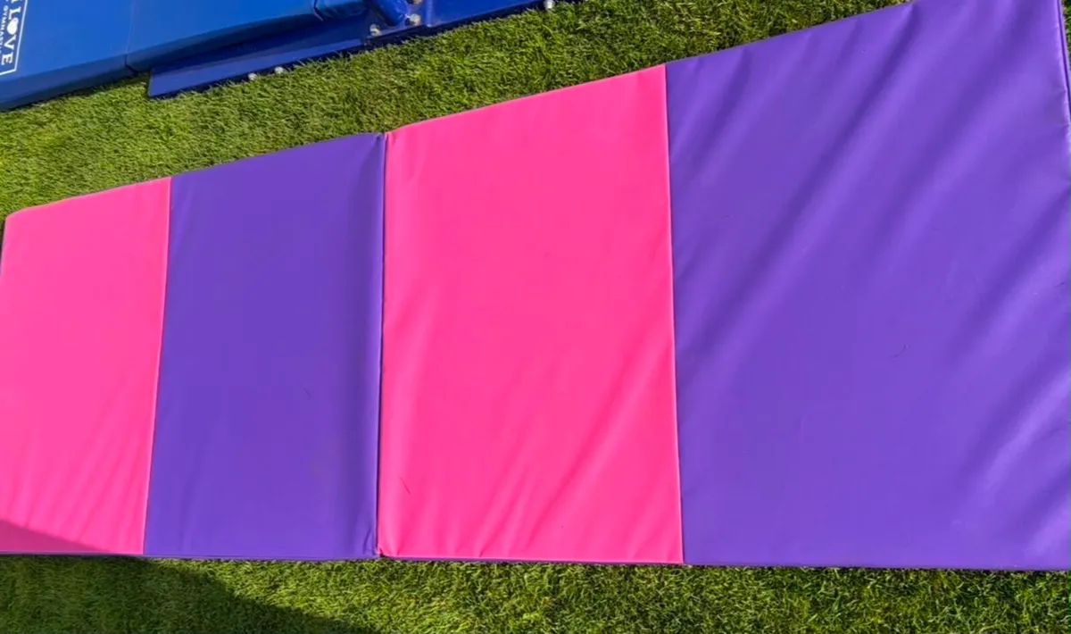 Gymnastics bar & mat and beam & mat - Image 4