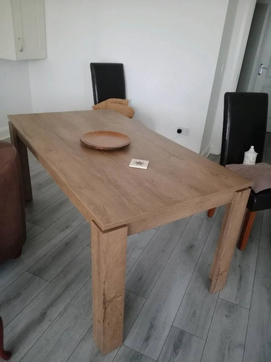 Harvey Norman 6 seater dinning table brand New - Image 1