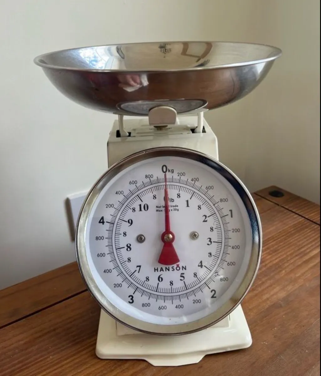 Hanson vintage style kitchen scales - Image 1