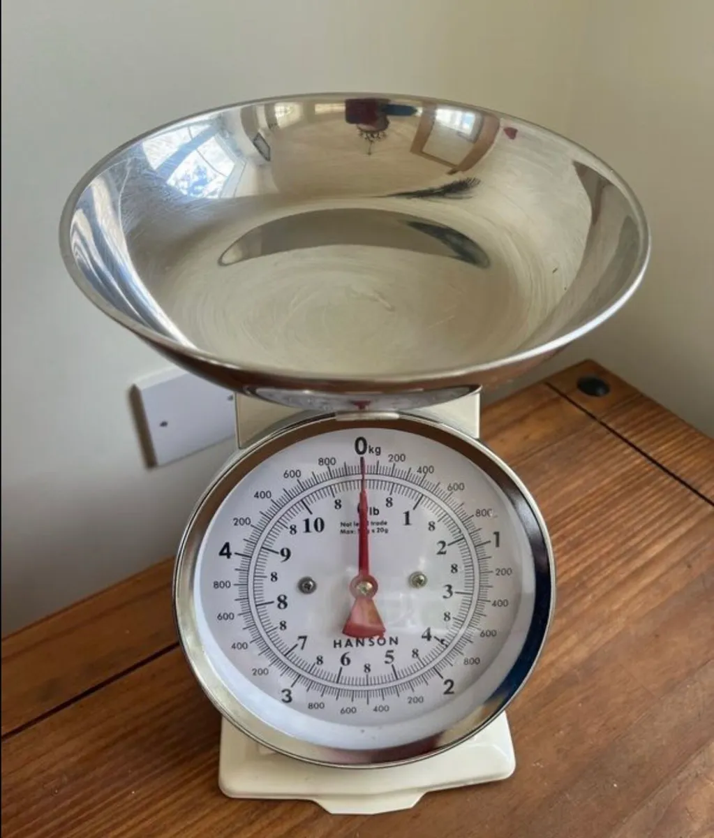 Hanson vintage style kitchen scales - Image 2