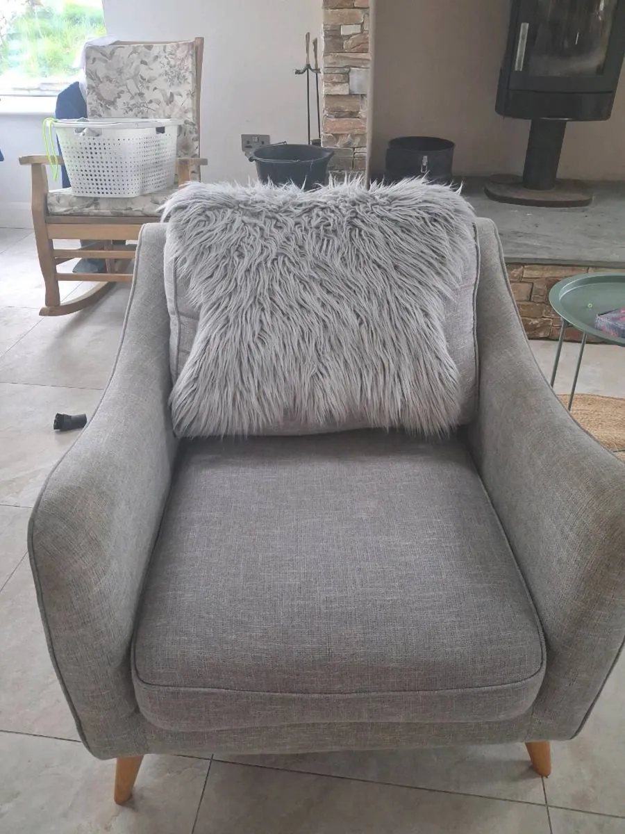 Armchairs - Image 3