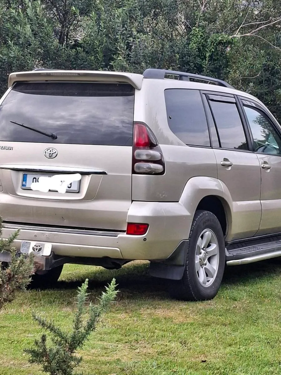 09 toyota land cruiser - Image 2