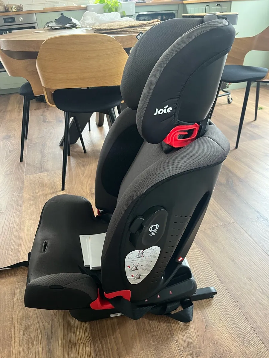 Joie child car seat 9-25kg isofix perf.condition - Image 3