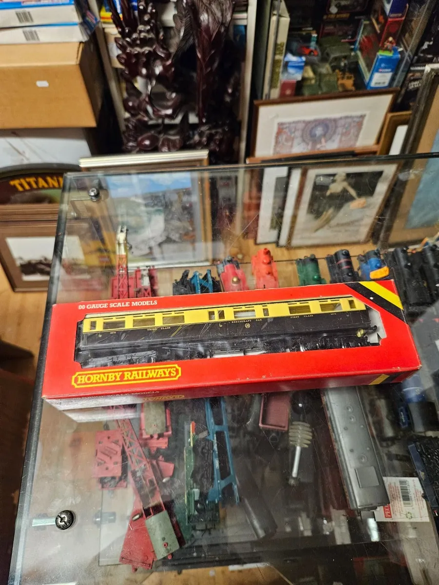 Hornby OO Gauge Carraige